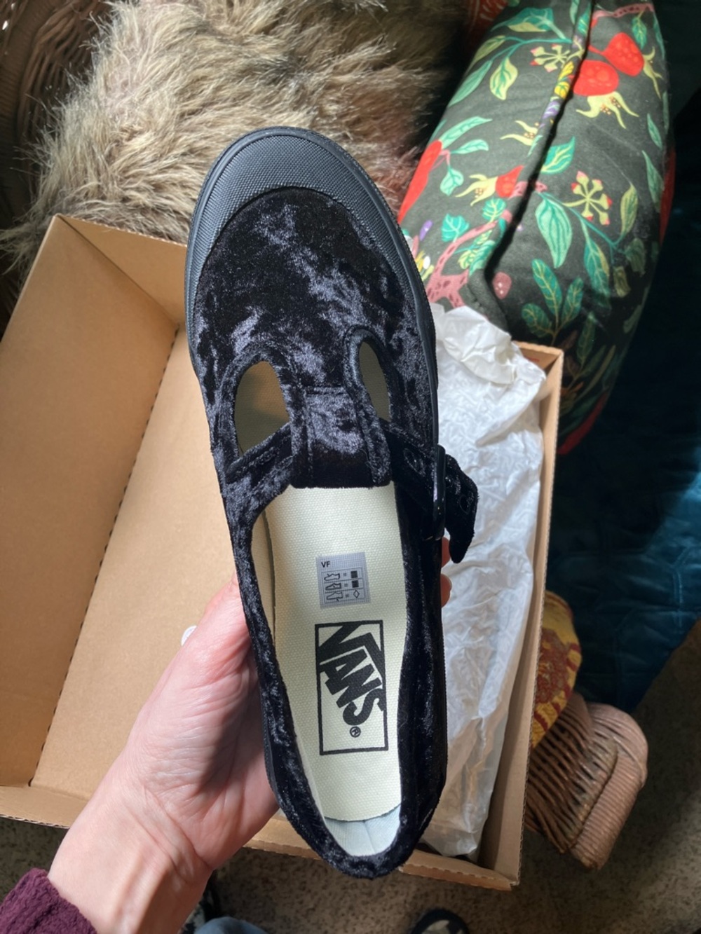 New in Box Vans Style 93 Crushed Velvet 'Black' T Strap Mary Jane W 8.5 - Picture 8 of 12